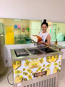 Ice cream machine for popsicles