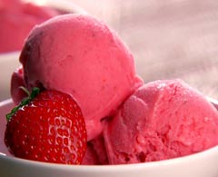 Sherbet with strawberries